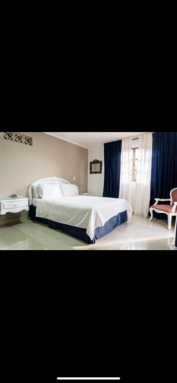 Hotel Suite Santa Rosa Санта-Роса-де-Кабаль Экстерьер фото