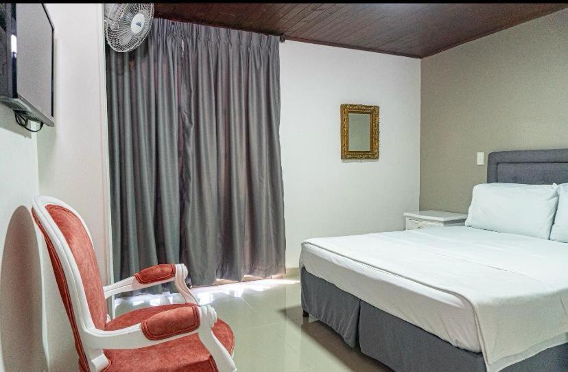 Hotel Suite Santa Rosa Санта-Роса-де-Кабаль Экстерьер фото