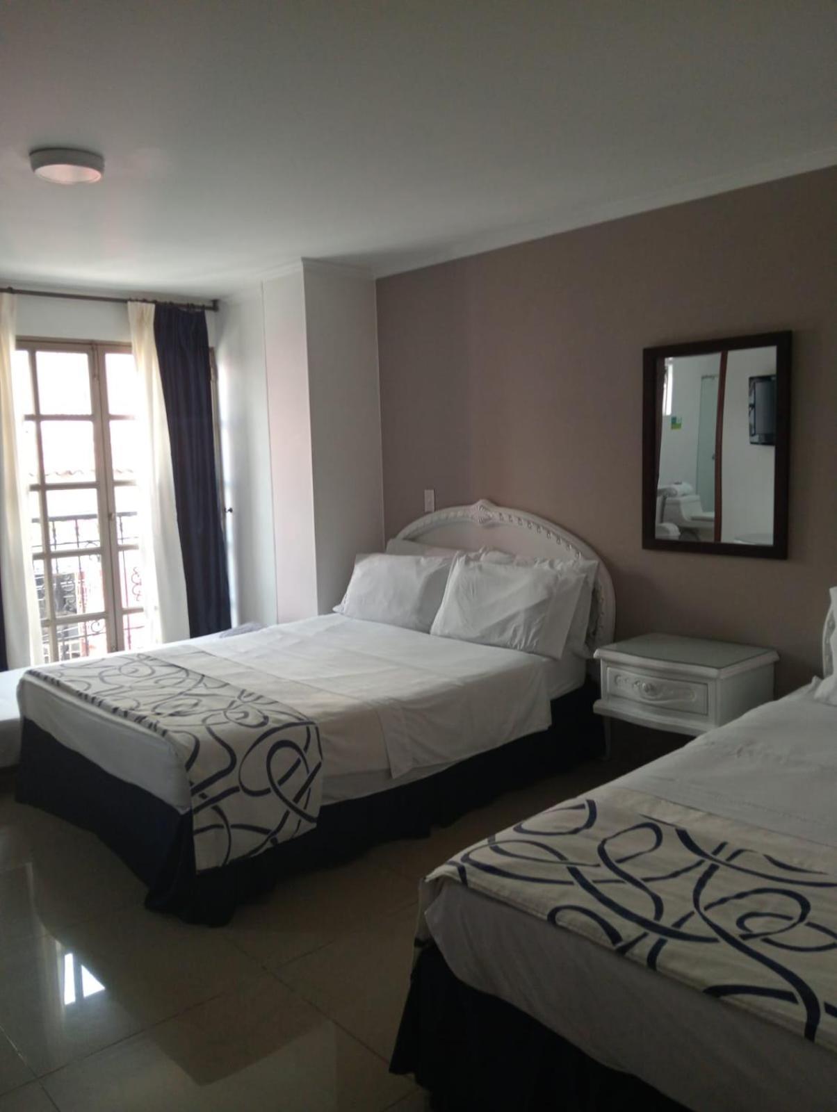 Hotel Suite Santa Rosa Санта-Роса-де-Кабаль Экстерьер фото