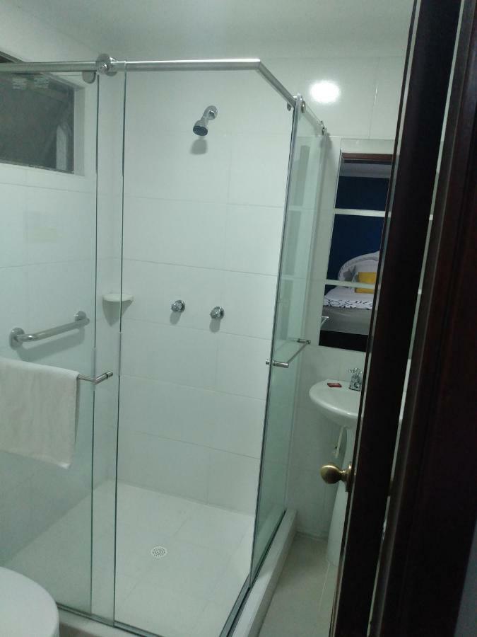 Hotel Suite Santa Rosa Санта-Роса-де-Кабаль Экстерьер фото