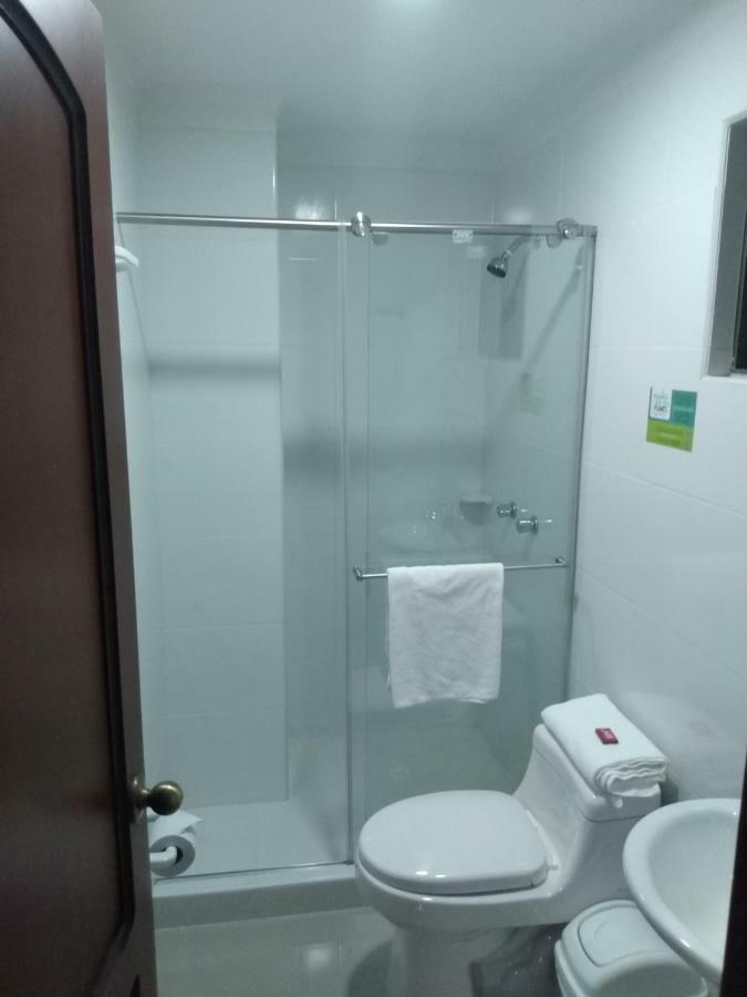 Hotel Suite Santa Rosa Санта-Роса-де-Кабаль Экстерьер фото